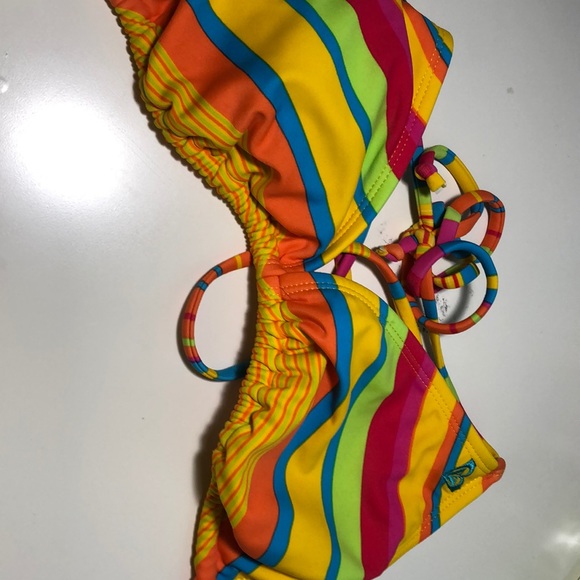 Padded Roxy bathing suit good condition!! - Picture 3 of 5